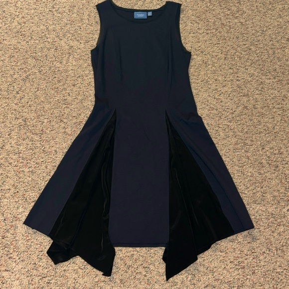 Simply Vera Vera Wang Dresses & Skirts - Simply Vera Wang Navy & Black Sleeveless Dress Small